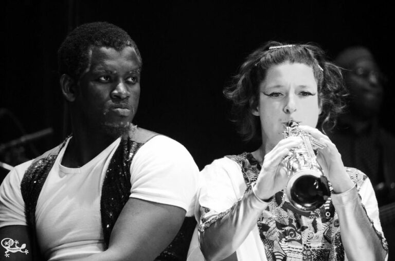 Conny Schneider et le Gestu Groupe à l'Institut Français de Dakar.