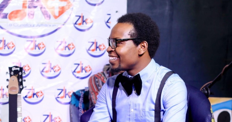 Yves Kalwira, chroniqueur musical et initiateur de Zik+