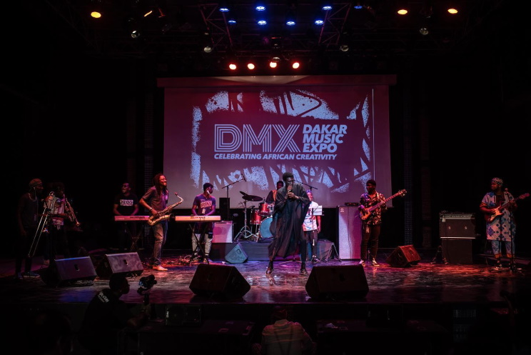 Obree Daman et l'Africa RemiXX Orchestra sur la scène de l'Institut Français à l'occasion du Dakar Music Expo 2021 (Photo) : Mr Loum