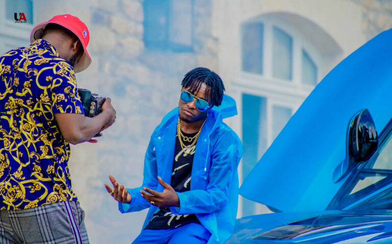 MK Isacco en plein tournage (Photo) : Facebook Officiel.