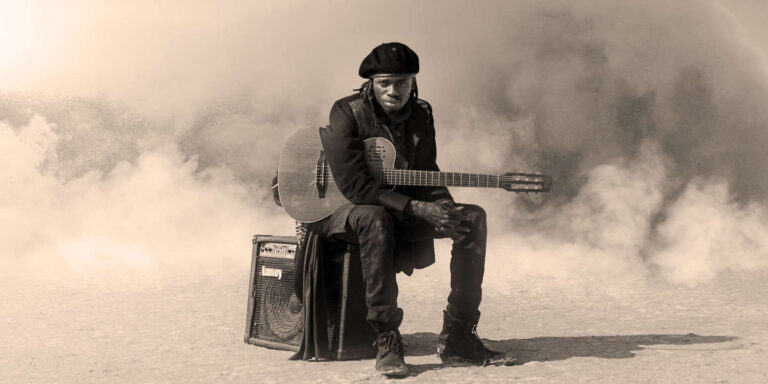 Le musicien sénégalais Sahad Sarr (Photo) : lemonde.fr