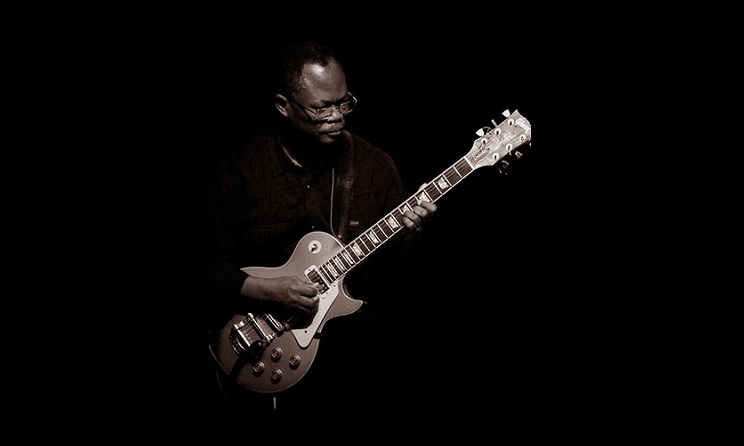 Le guitariste Barthélémy Attisso (Photo) : discogs.com