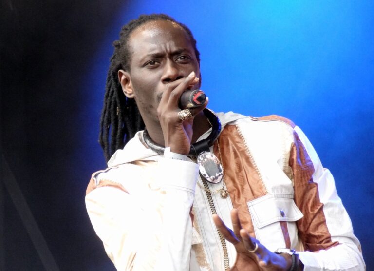 Le chanteur sénégalais Carlou D sur scène (Photo) : Facebook Officiel.
