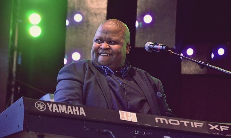 The application deadline is 15 December 2021. In the photo: Kenyan pianist and composer Jacob Asiyo.