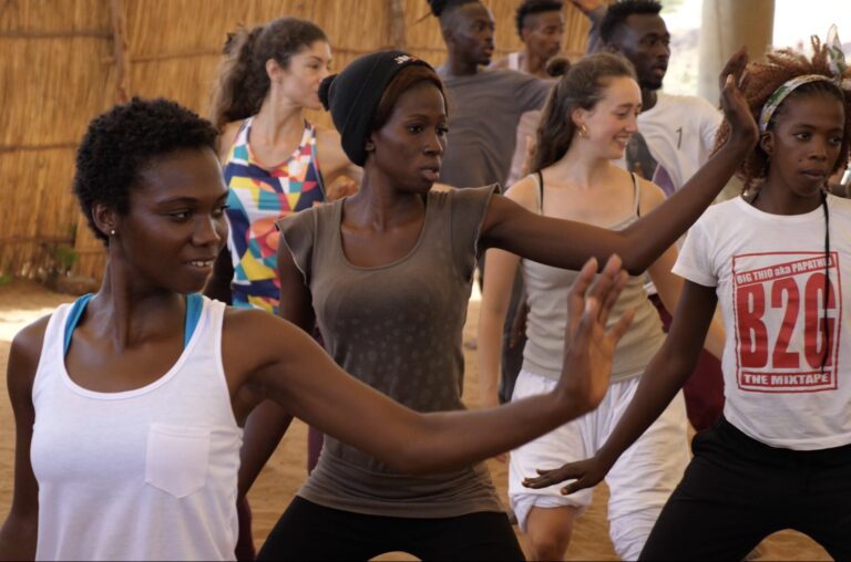 Des danseuses en formation (Photo) : olgasemenova.fr/ecole-danse-dakar