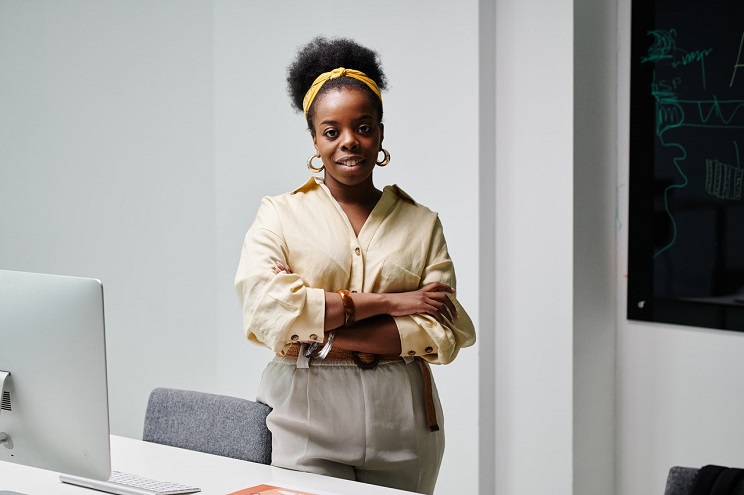 Warner Music France recrute. (Photo) : Darlene Alderson via pexels.com