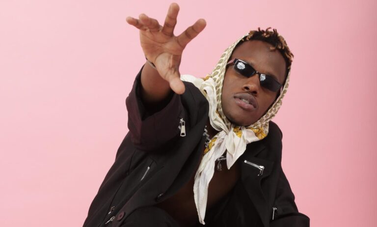 Le chanteur sénégalais Samba Peuzzi (Photo) : Facebook Officiel.