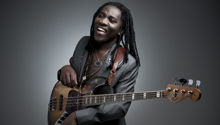 Richard Bona, compositeur de jazz camerounais.