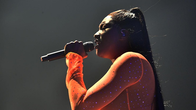 Aya Nakamura lors d'un concert en 2019 en France. (Photo) : Pierre Le Masson/ La Voix du Nord.