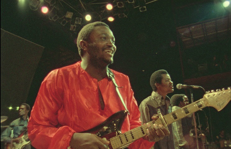 Franco et l'Ok Jazz lors d'un concert au Festival Zaïre 74. (Source) : therumbakings.com