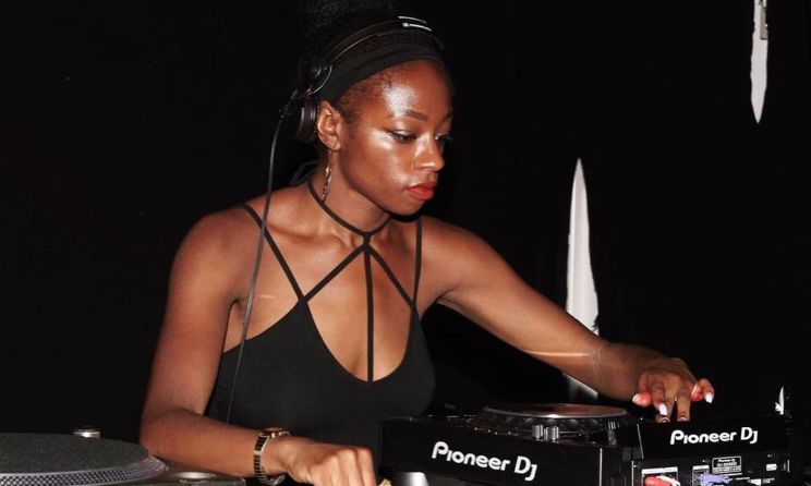The application deadline is 30 November. In the photo: DJ and Oroko Radio co-founder Kikelomo.
