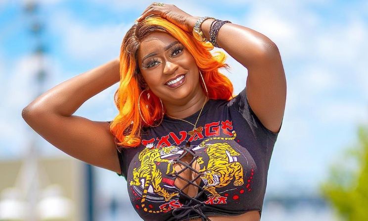 Female rapper Swadu won three trophies on the night.