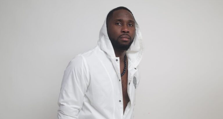 (Photo) : l'artiste gabonais Maick Leonel.