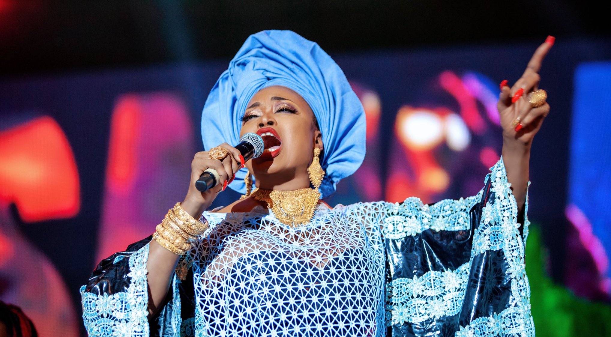(Photo) : Oumou Sangaré sur scène.