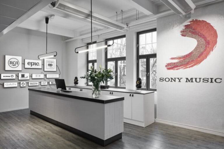 Sony Music France recrute.