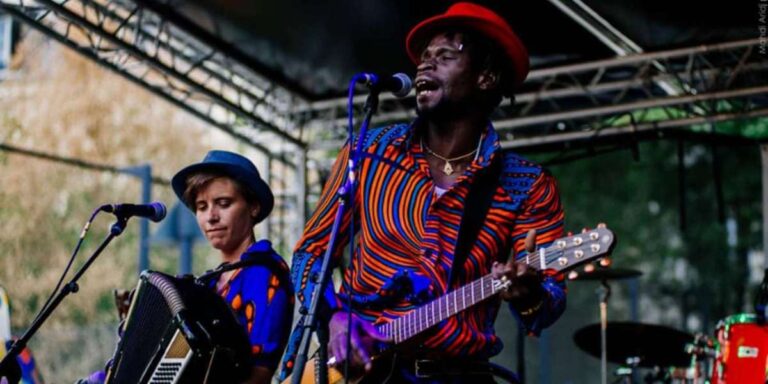 (Photo) : les bourses Artlink sont adressées aux artistes du Sud et de l'Est de la planète - Linkaband.