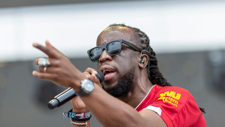 (Photo) : le rappeur Youssoupha sur scène - franceinter.fr