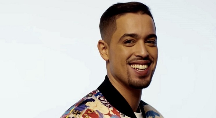 Lartiste fait partie du label Because Music.