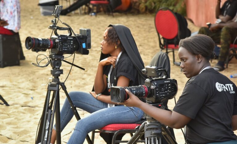 (Photo) : techniciennes du label Otentik Concept.