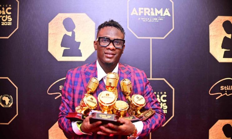 Malian singer Iba One walked away with five awards at the 2021 AFRIMAs. Image credit: The Eagle Online