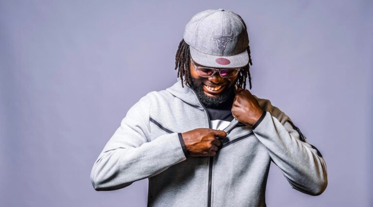 (Photo) : DJ Face Maker, formateur en journalisme et multimédia.