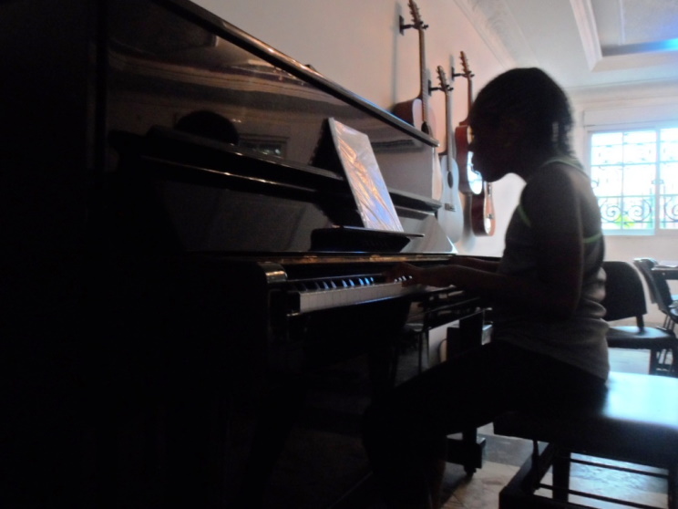 Séance d'apprentissage du piano