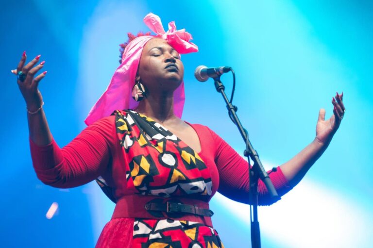 (Photo) : la chanteuse centrafricaine Idylle Mamba.
