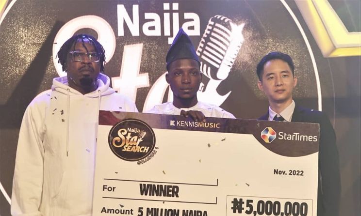 Skimzo (middle) won the grand prize of ₦5m in the maiden edition of the Naija Star Search contest.