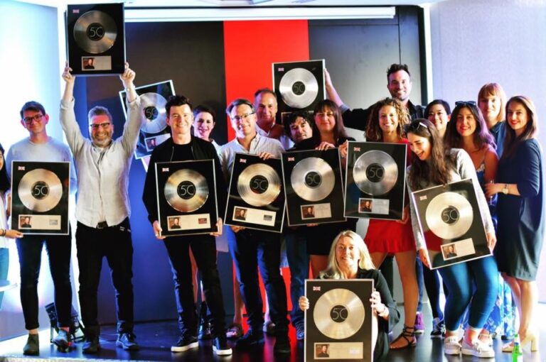 (Photo) : BMG recrute pour un stage à son service synchronisation & copyright.