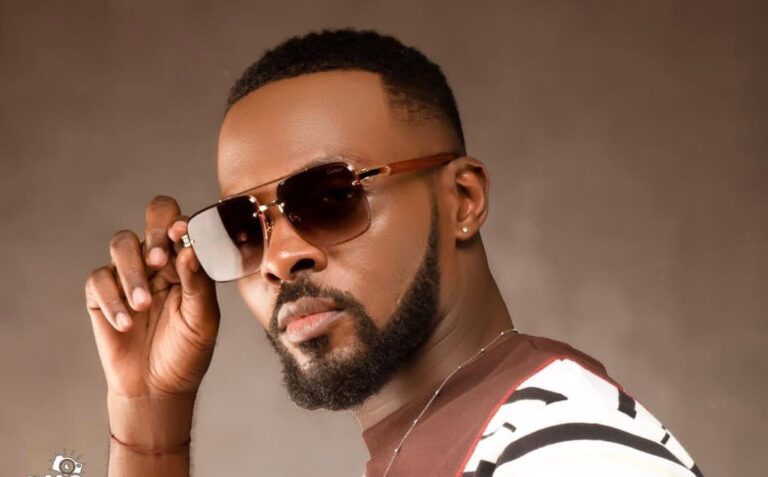 (Photo) : Chanteur Heritier Watanabe