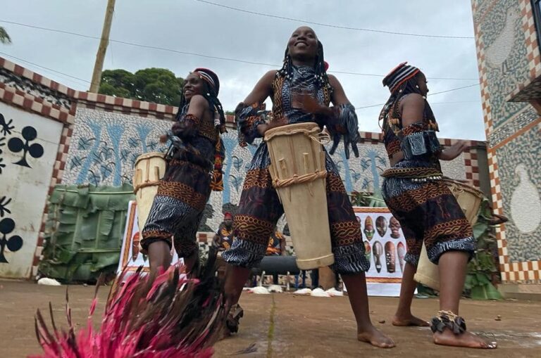 (Photo) : Bamenda Dancers Troop