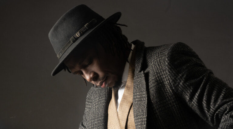 (Photo) : l'artiste gabonais Kemit annonce son nouvel album Tessiture.