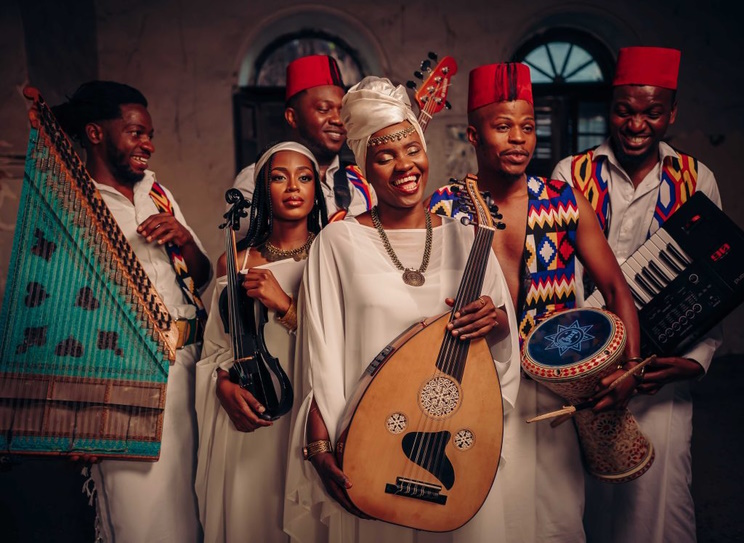 La date limite de soumission : 28 février 2023 (Photo) : Siti and The Band