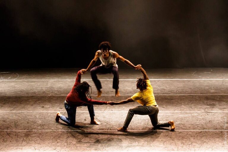 Le groupe de dance Sn9per Cr3w (Cameroun) de la catégorie hip-hop dance.