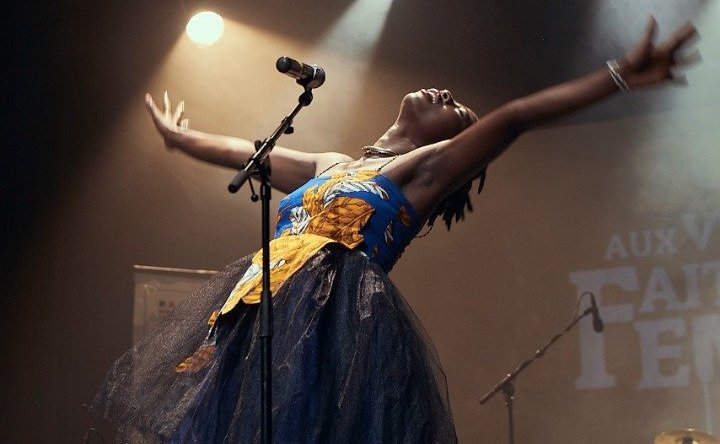 (Photo) : la chanteuse camerounaise Lornoar à l'Escale Bantoo 2022.