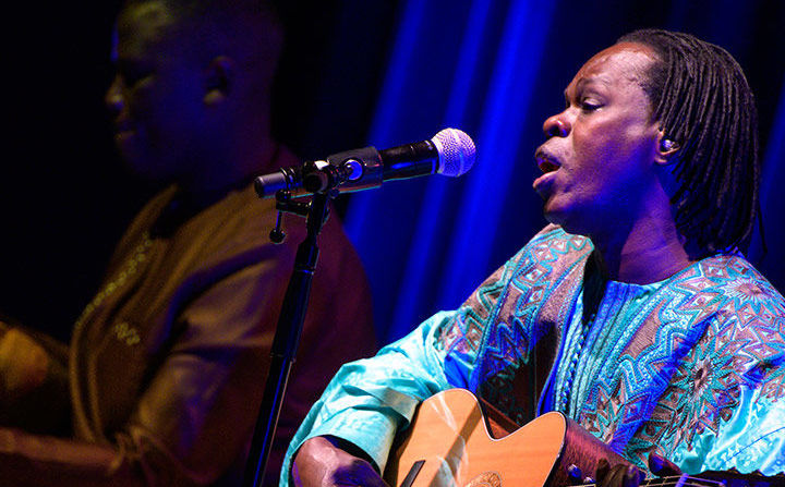 (Photo) : Baaba Maal désormais ambassadeur de bonne volonté de la CCD.