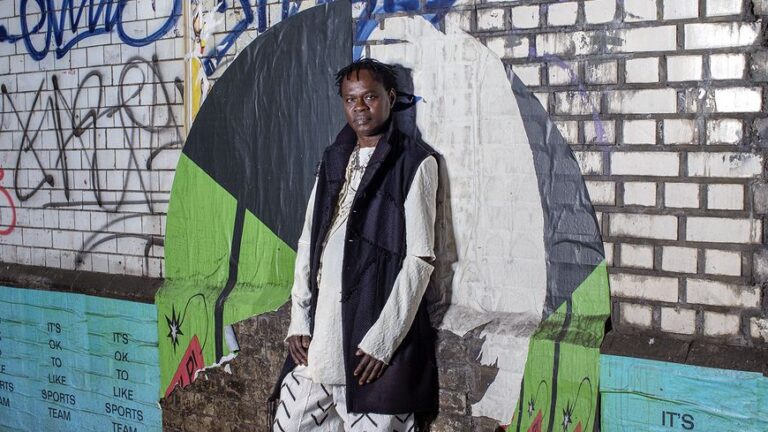 (Photo) : l'artiste sénégalais Baaba Maal sur scène.