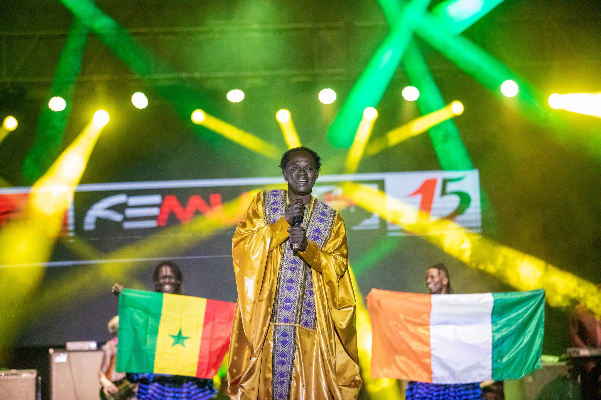 (Photo) : l'artiste sénégalais Baaba Maal sur la scène du FEMUA.