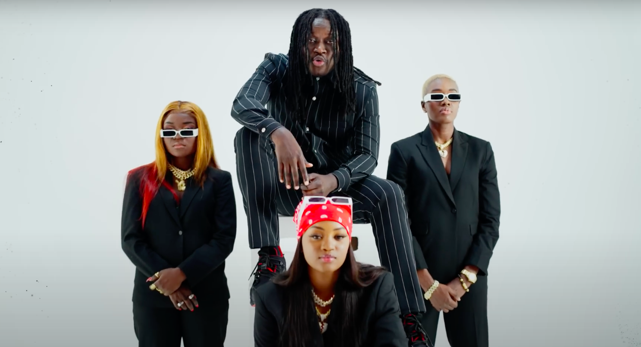(Photo) : Bakhaw dans le clip de « Ki yegoul lou xew ».