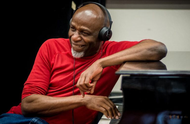 (Photo) : Ray Lema