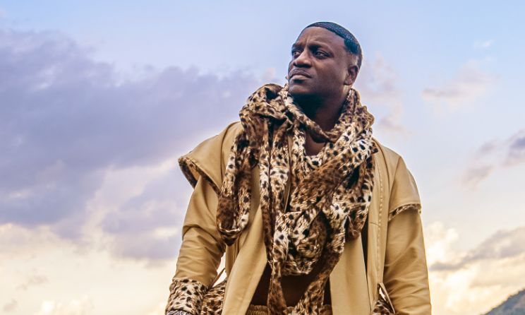 Akon.