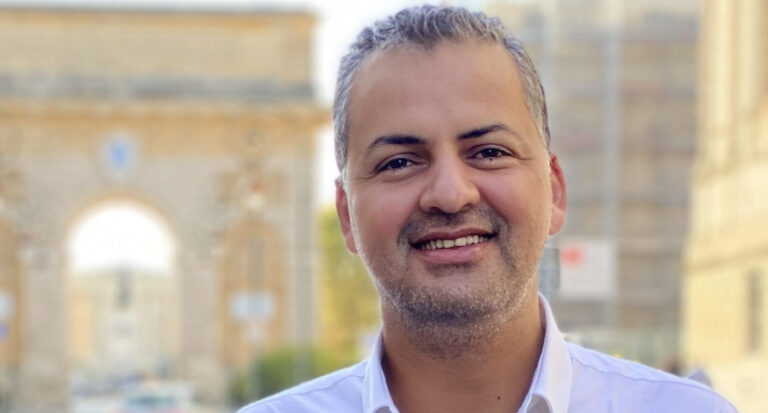 (Photo) : l'artiste Imed Alibi.
