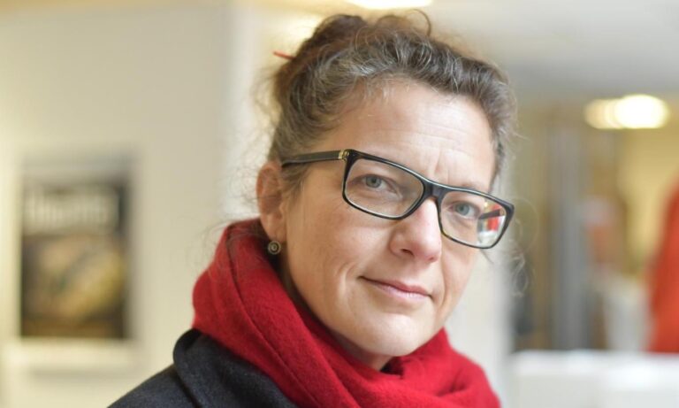 (Photo) : Judith Depaule, directrice de l'Atelier des Artistes en exil en France