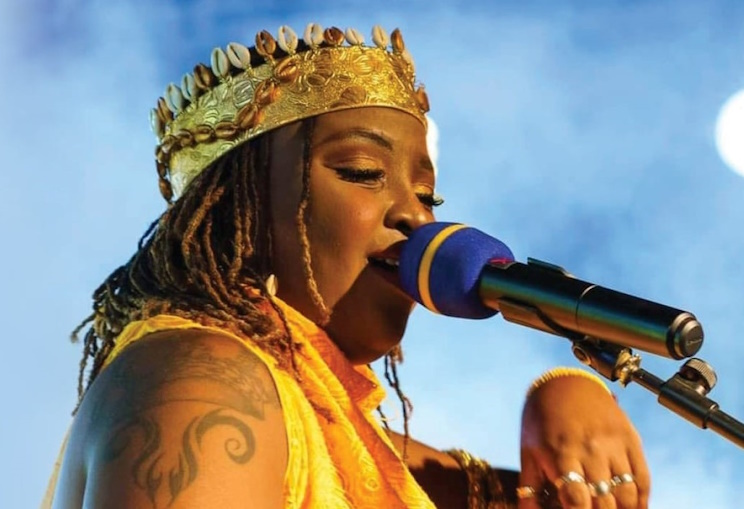 (Photo) : la chanteuse et percussionniste béninoise Koody Fagbemi a participé au SICA 2017