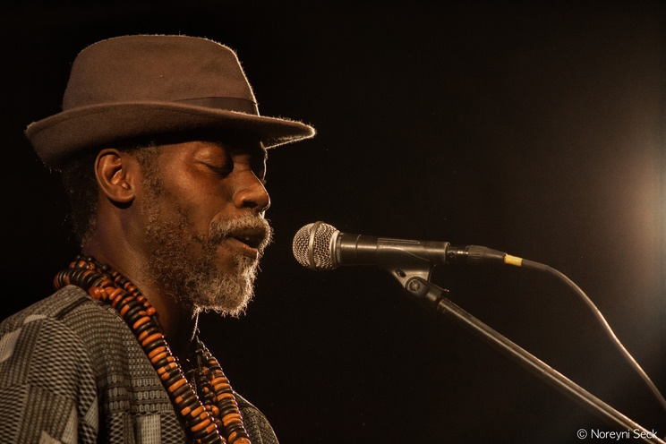 Nayaband sur la scène de l'institut français de Saint-Louis lors du Festival Métissons 2022 (Photo) : Noreyni Seck