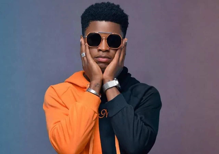 (Photo) : le chanteur togolais Santrinos Raphael