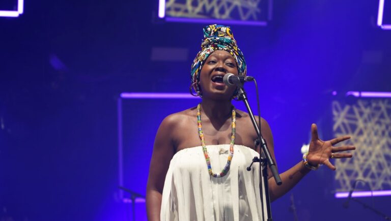 (Photo) : Nana Benz du Togo aux Trans Musicales de Rennes le 11 décembre 2022. © Ghislain Chantepie