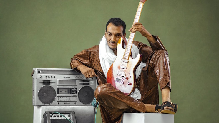 Le guitariste Touareg Bombino a annoncé un nouvel album, Sahel, qui sortira le 15 septembre chez Partisan (Photo) : Ron Wyman