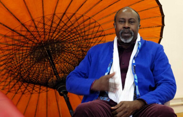 (Photo) : Hassane Kassi Kouyaté, directeur du festival Les Francophonies – Des écritures de la scène.