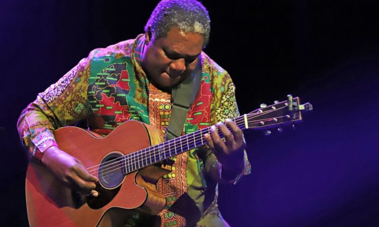 Vusi Mahlasela.